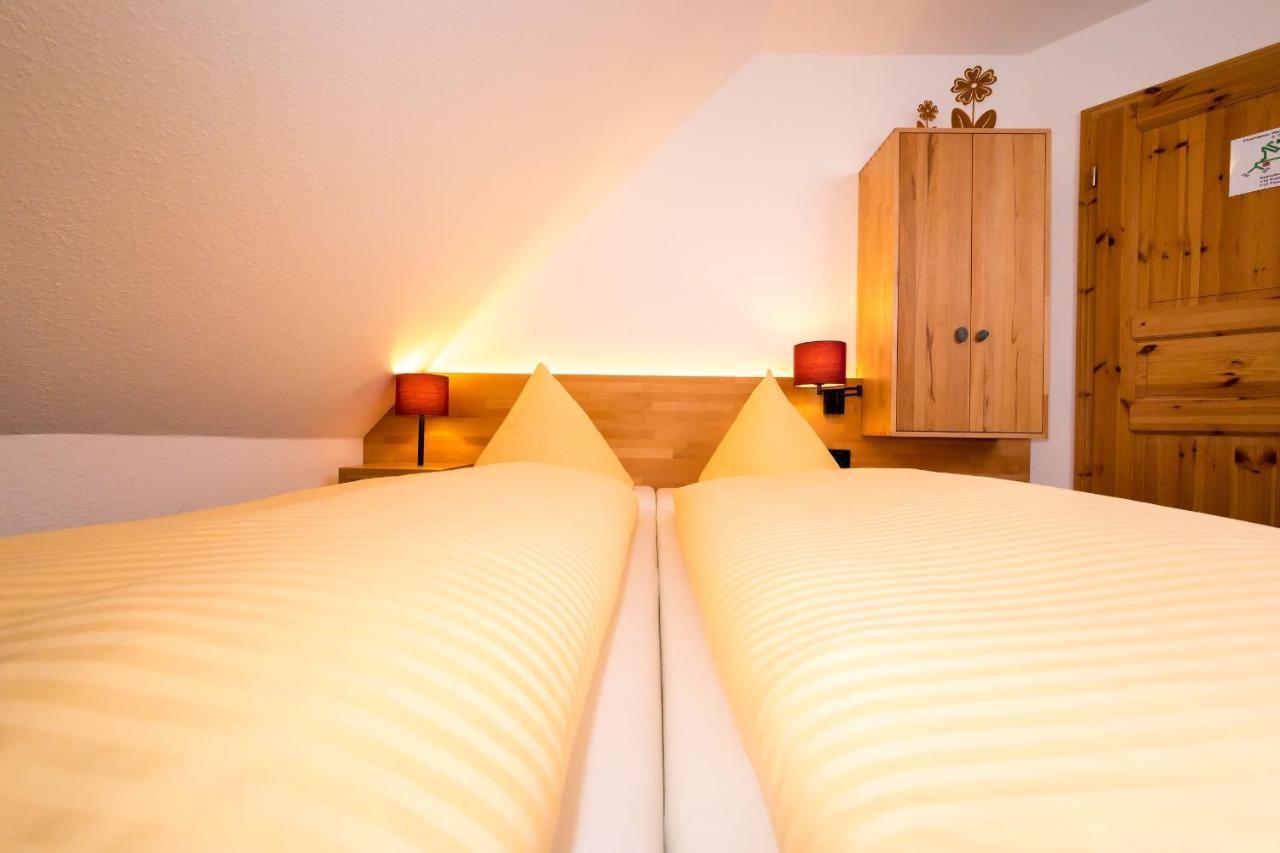 Wohlfuehlhotel Im Schlosspark - Self Checkin Willebadessen Екстериор снимка