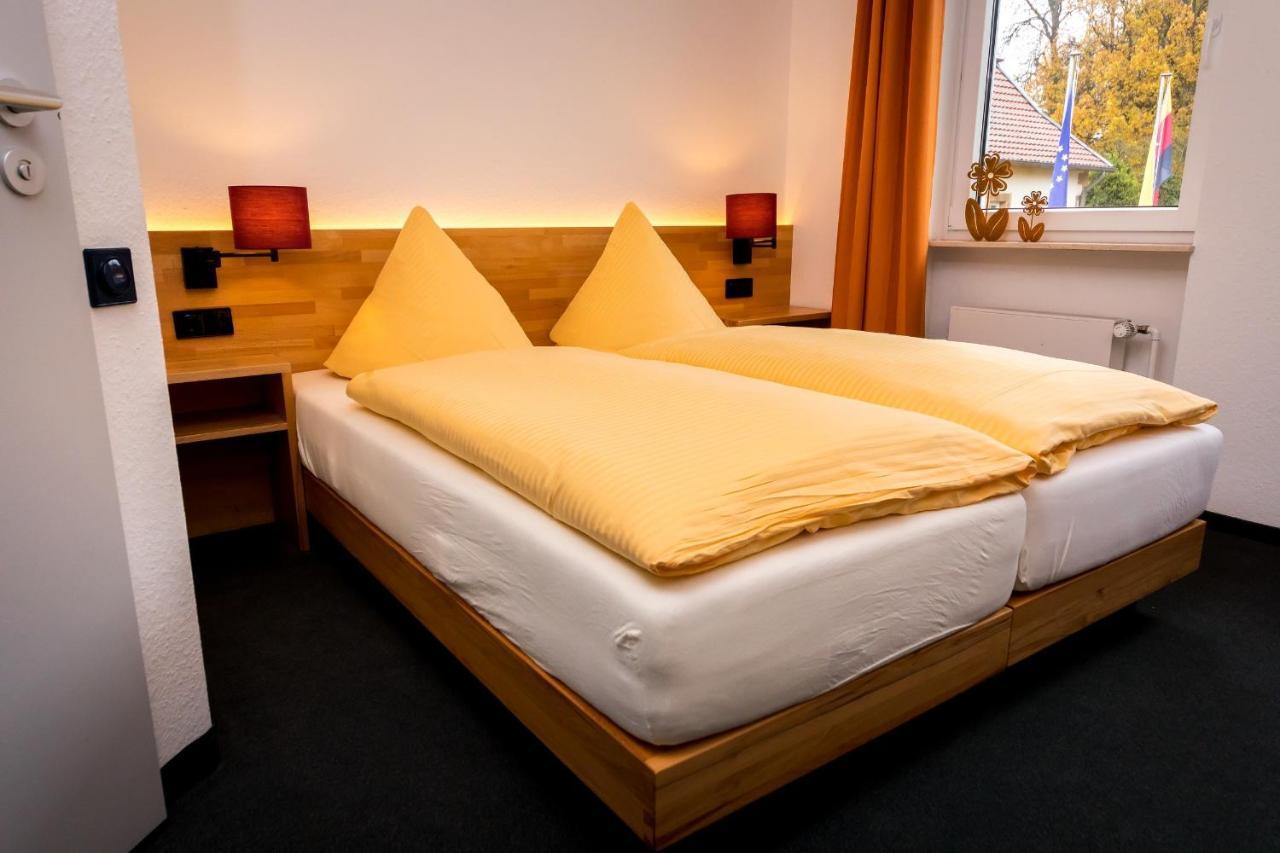 Wohlfuehlhotel Im Schlosspark - Self Checkin Willebadessen Екстериор снимка